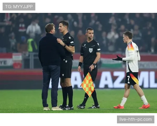 点球判罚规则全解析：哪些动作会被裁判当场判定？